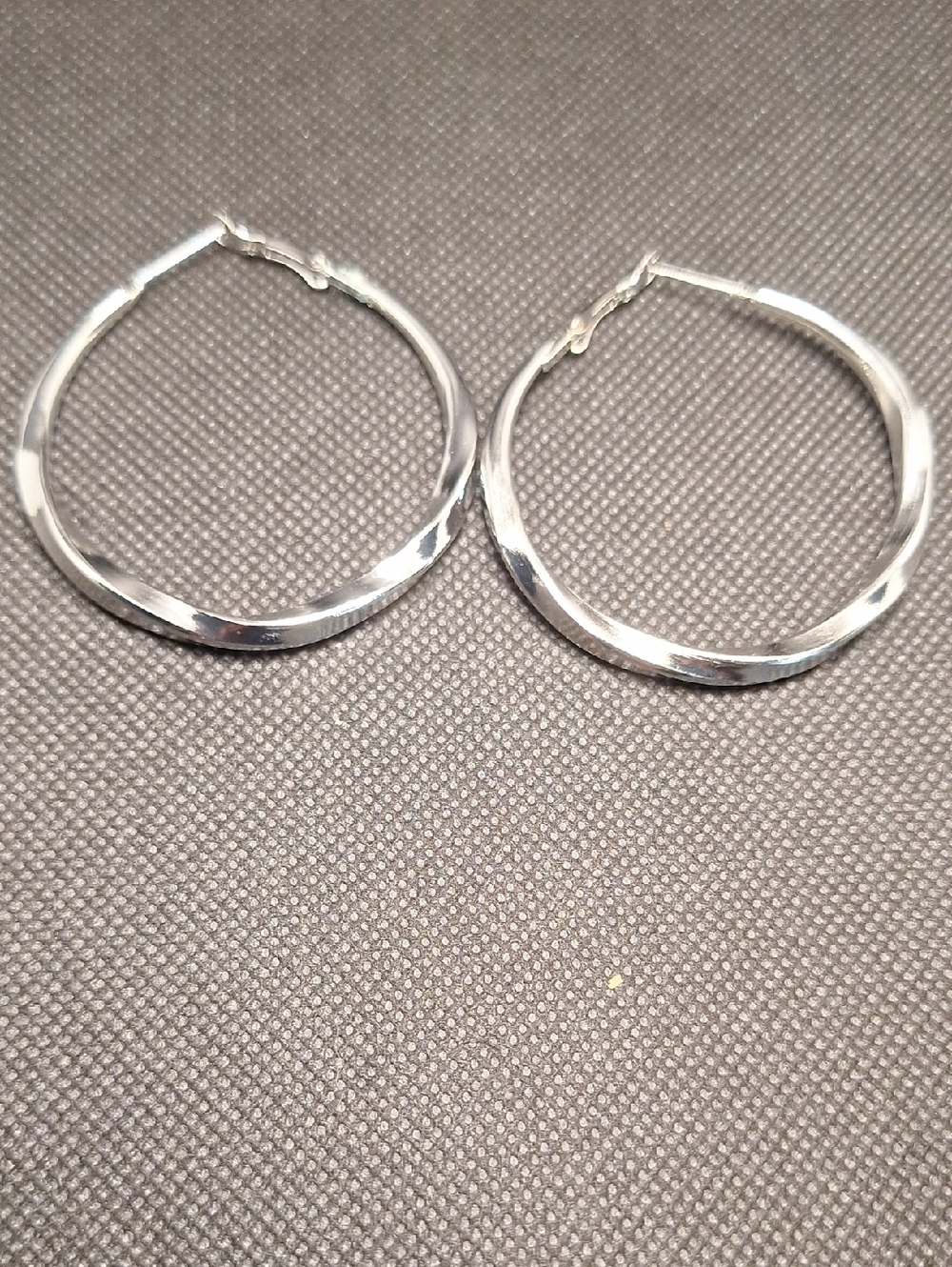 Classic Silver Hoop Earrings - Sleek Women's Jewelry
